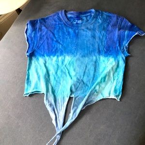 So CUTE with denim! Cropped tie dye beach tee S 🌊🌞💕